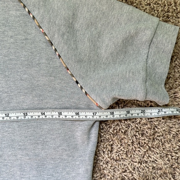 BURBERRY Golf Nova Check Trim Short Sleeve Hoodie - Picture 16 of 17